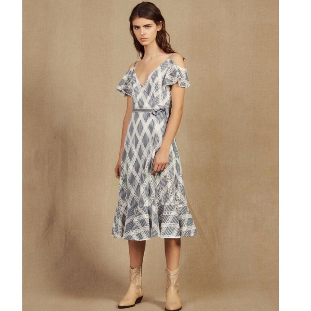Sandro LACE DRESS WITH RUFFLES ON THE SHOULDERS